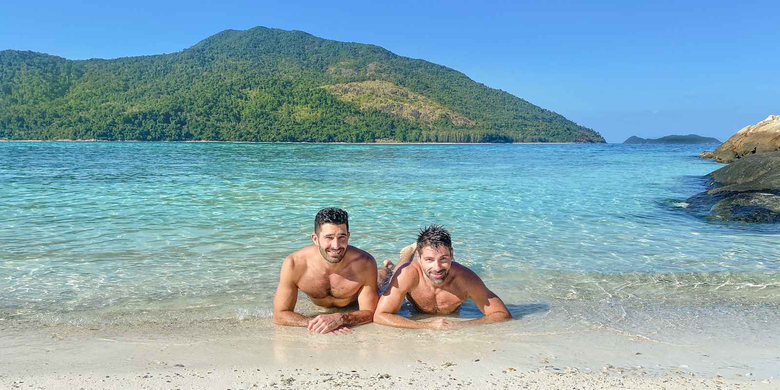 ariel prater add photo thailand beach nude