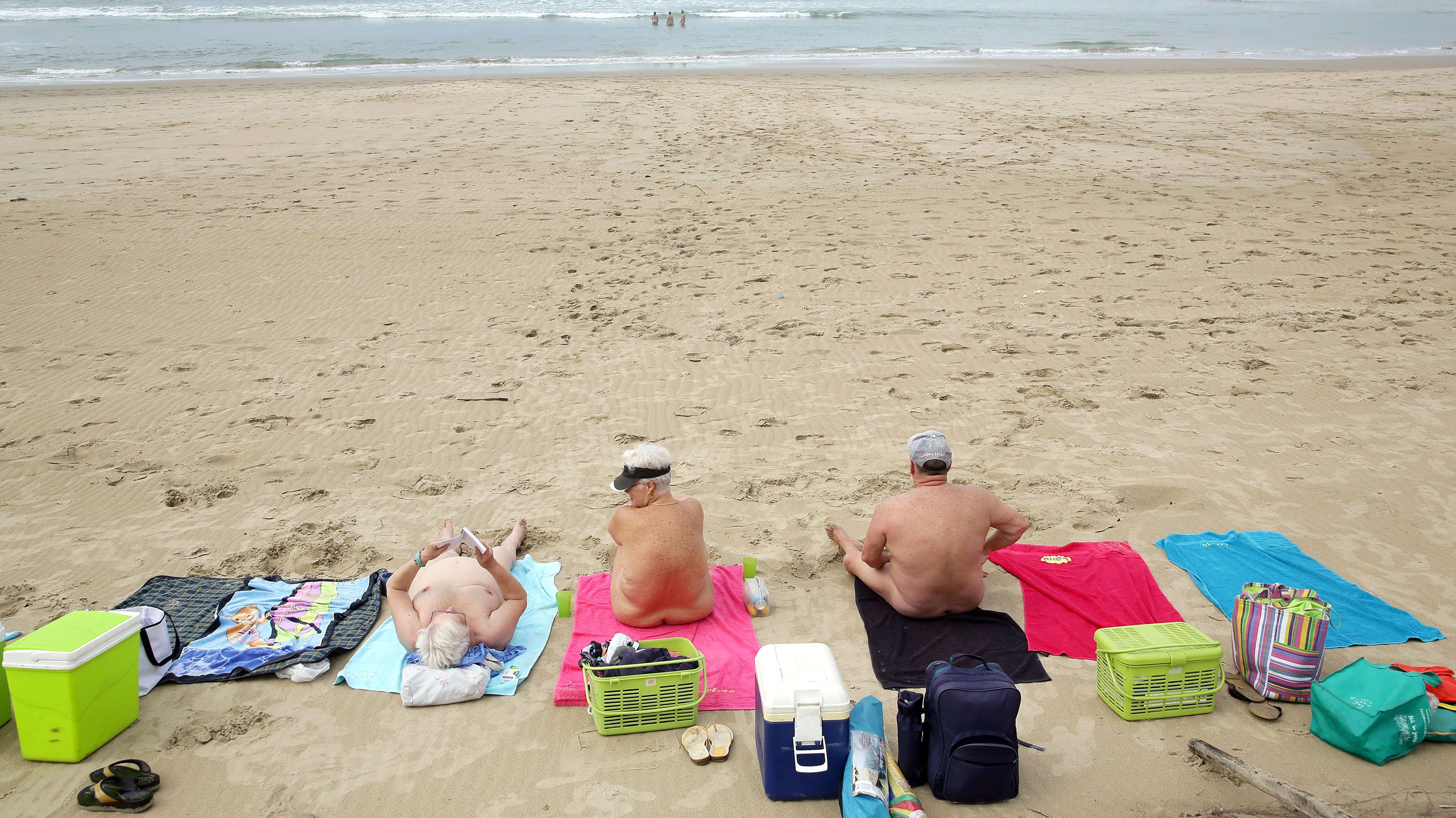 ariane fontanilla recommends nude beach uncensored pic