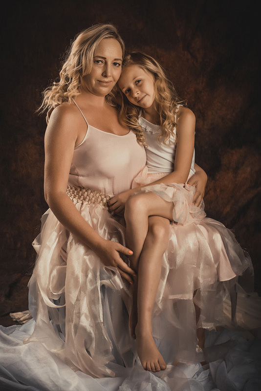 alena flores recommends Mother And Daughter Nude Photoshoot