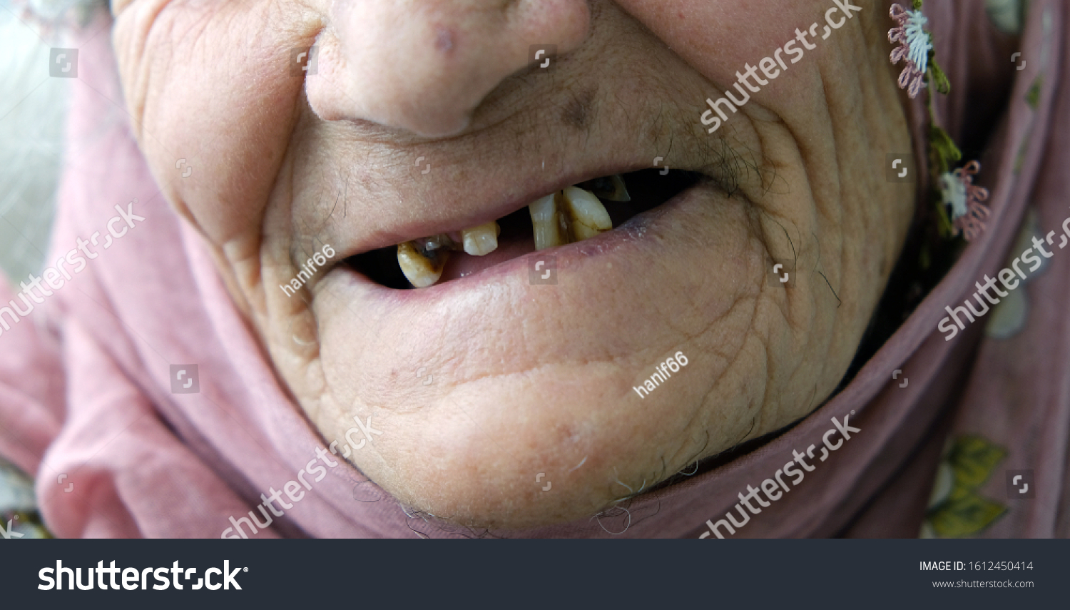 ahmed al khaled add no teeth old lady photo