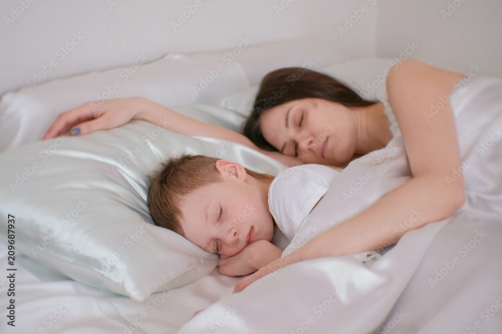 alex sigmund add photo stepmom shares bed with son