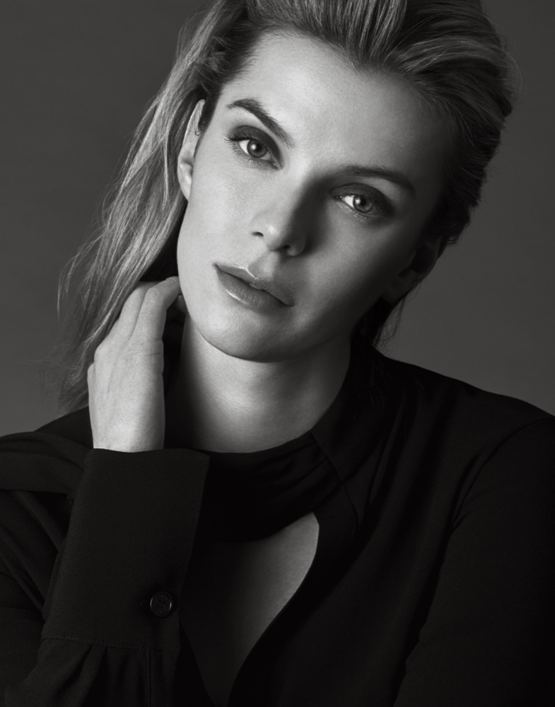 aris sudibyo recommends Betty Gilpin Naked