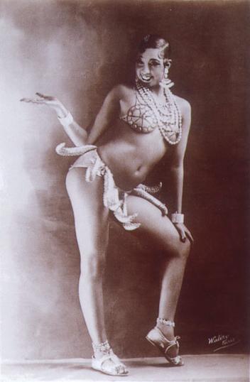 chandra pradeep share erotic dance photos