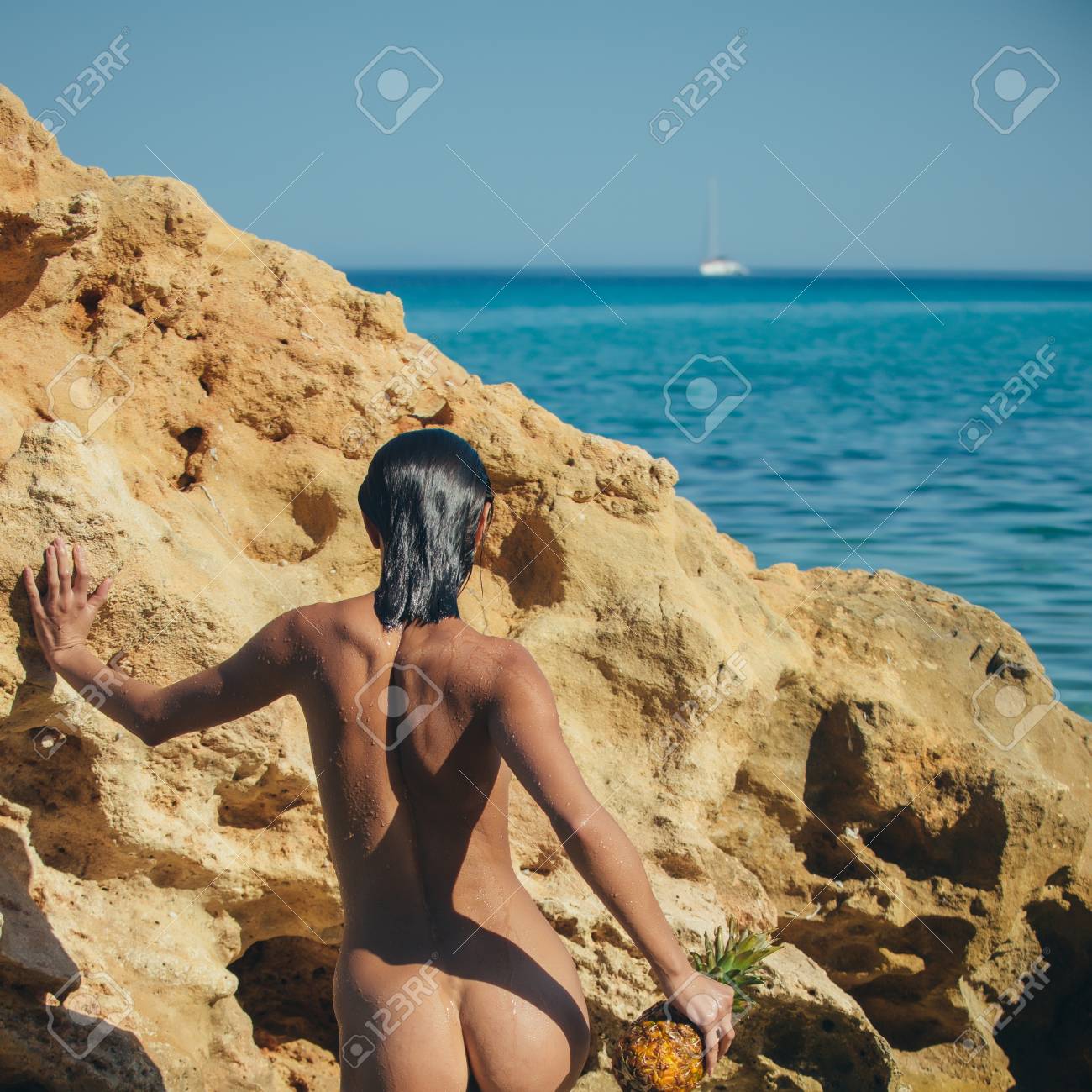 Naked Beach Hotties nuts photoshoot