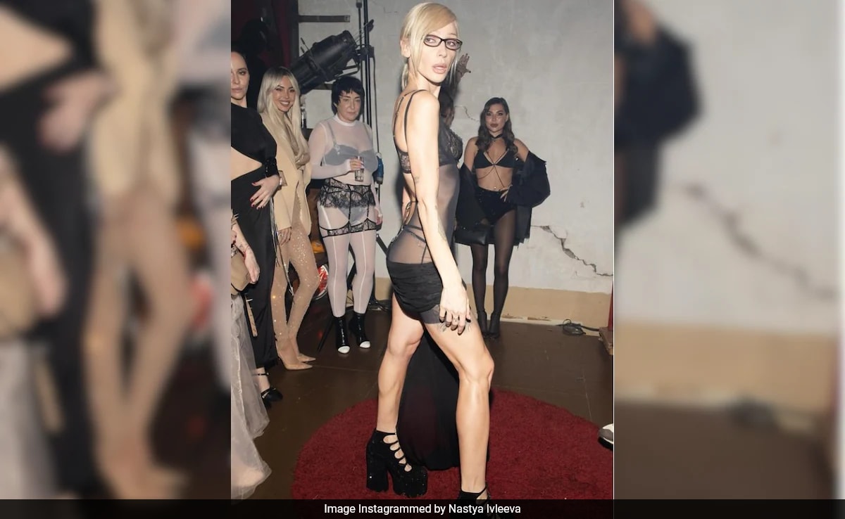 akik shah share undressing party photos